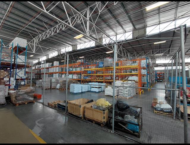 7,838M² WAREHOUSE TO LET IN CLAYVILLE